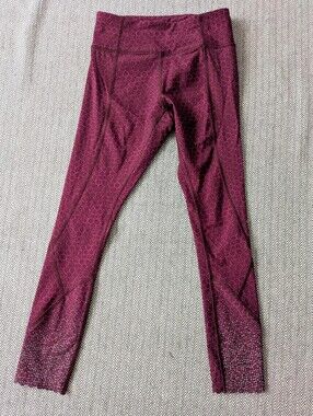 Lululemon Leggings in Star Pixel Rasberry Bordeaux (size 0)